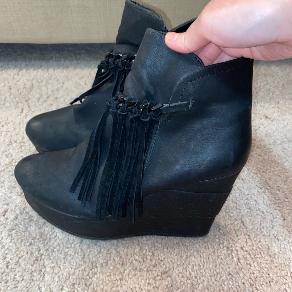 Sbicca fringe platform booties Size 8.5